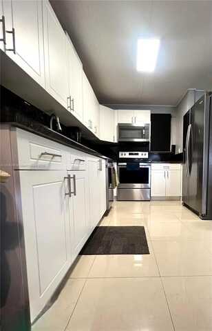1810 W 56th St, Hialeah, FL 33012