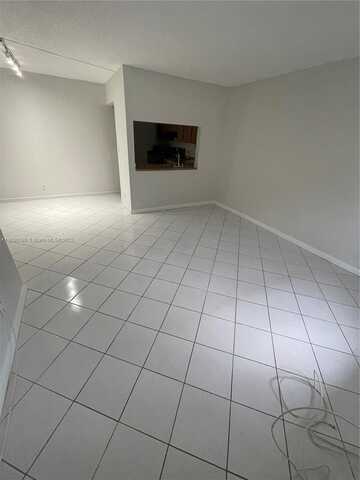 10041 Winding lake rd, Sunrise, FL 33351