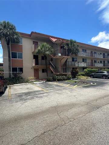 5945 Del Lago Cir, Sunrise, FL 33313