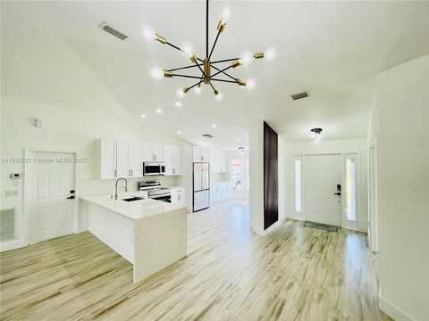 272 SW Oakridge Dr, Port Saint Lucie, FL 34984