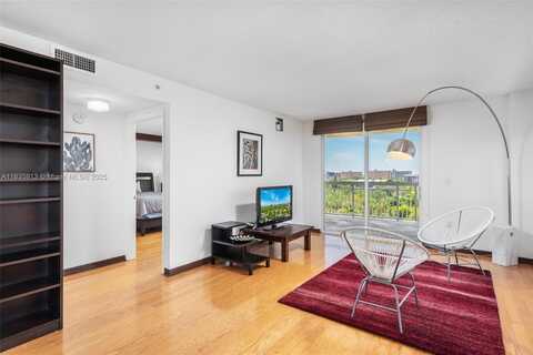 816 NW 11th St, Miami, FL 33136