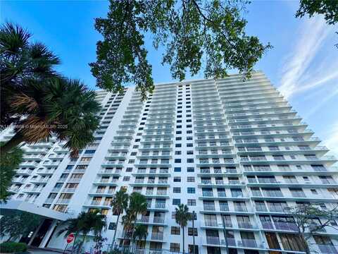 210 174th St, Sunny Isles Beach, FL 33160