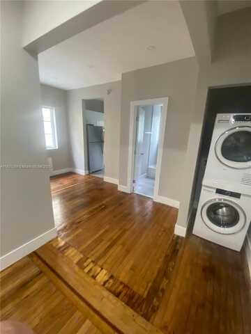 320 W 25th St, Miami Beach, FL 33140