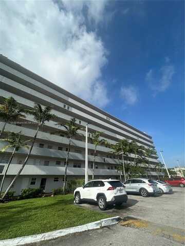 1750 NE 191st St, Miami, FL 33179