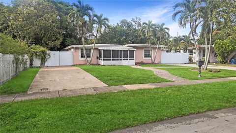 841 NE 139th St, North Miami, FL 33161