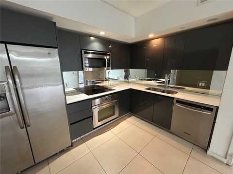 31 SE 6th St, Miami, FL 33131