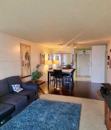1470 NE 125th Ter, North Miami, FL 33161