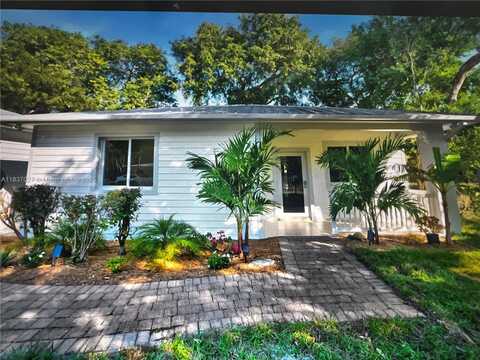 4 Transylvania Ave, Key Largo, FL 33037