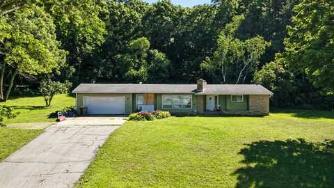 809 Holmen Dr, Holmen, WI 54636