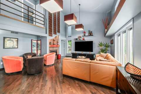 544 Swansea Glen -, Wales, WI 53183