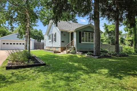 1907 S 94th St, West Allis, WI 53227