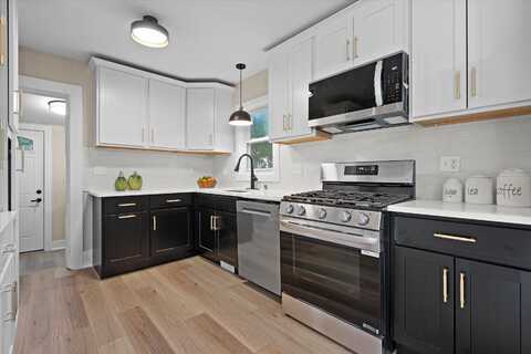 110 N Harrison St, North Prairie, WI 53153