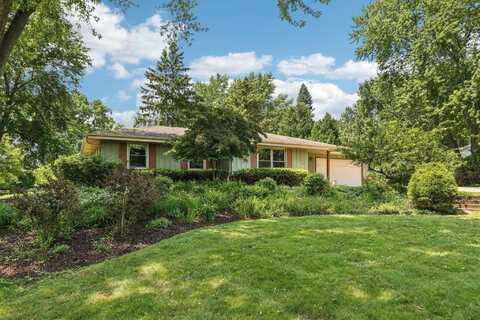W307n6939 Bette Ann Dr, Hartland, WI 53029