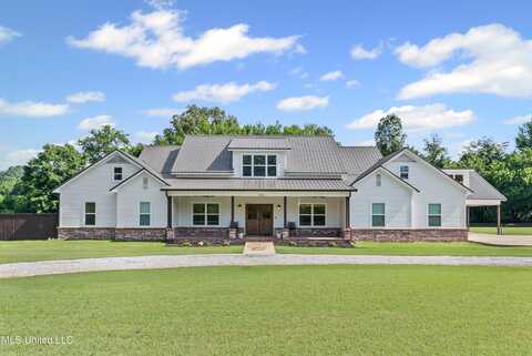 7100 County Line Road, Coldwater, MS 38618