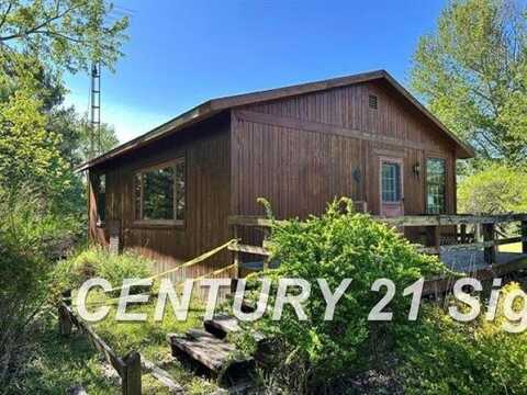 605 N Poor Farm, Harrisville, MI 48740