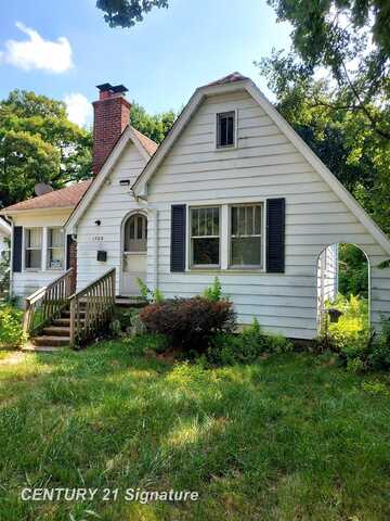 1205 Copeman, Flint, MI 48504