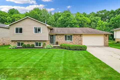 6244 Malzahn, Shelby, MI 48316