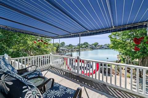 4 Fisherman Way, Gloucester, MA 01930