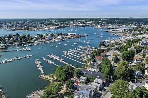4 Fisherman Way, Gloucester, MA 01930