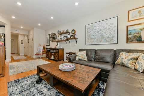 230 Saratoga St, Boston, MA 02128