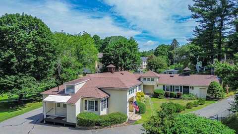 109 School St, Groveland, MA 01834