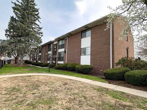172 River St, Waltham, MA 02453