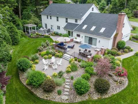 61 Prynne Ridge Rd, Longmeadow, MA 01106