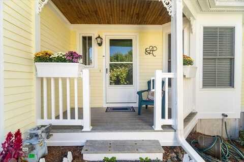 68 Village Dr, Marlborough, MA 01752
