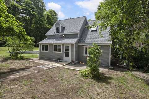 68 Birch Hill Rd, Douglas, MA 01516