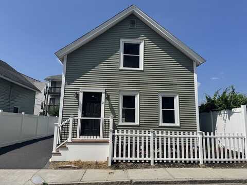 21 Lodi St, Worcester, MA 01608