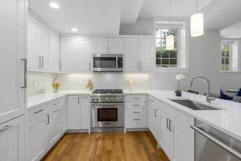 1248 Beacon St, Brookline, MA 02446