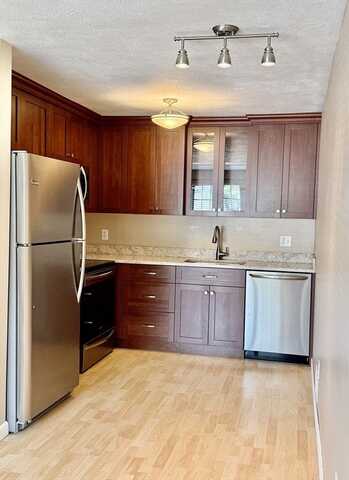 71 Princeton St, Chelmsford, MA 01863