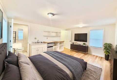 19 Common St, Weymouth, MA 02188