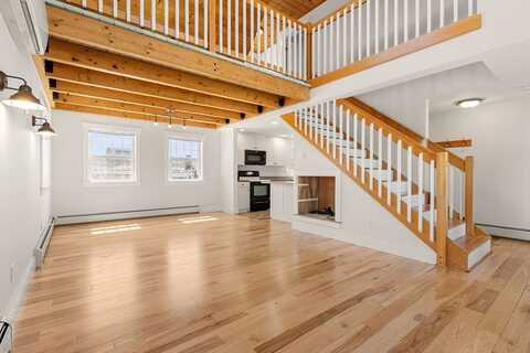 8 58th St, Newburyport, MA 01950
