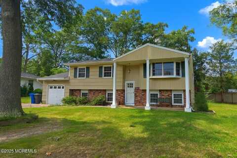 20 Woodridge Avenue, Toms River, NJ 08755