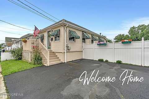 77 Navesink Avenue, North Middletown, NJ 07748