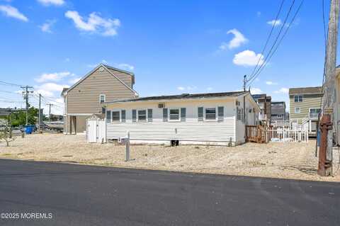 8 Ralph Lane, Beach Haven West, NJ 08050