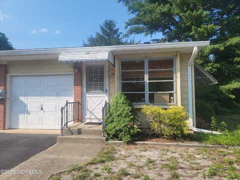 5b Lenape Drive, Whiting, NJ 08759