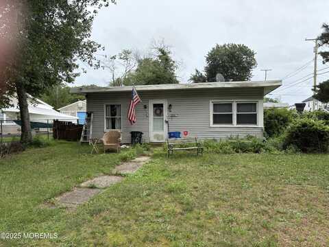 118 Lighthouse Drive, Waretown, NJ 08758