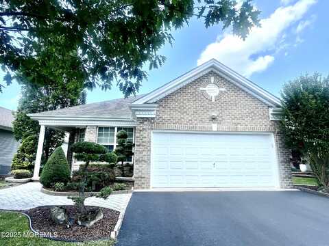 45 Cromwell Lane, Jackson, NJ 08527
