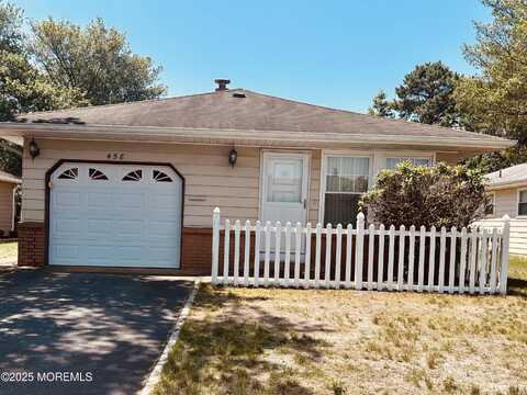 458 Jamaica Boulevard, Toms River, NJ 08757