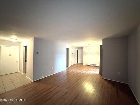 13 Wild Turkey Way, Manalapan, NJ 07726