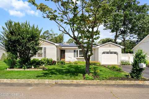 620 Pacific Avenue, Beachwood, NJ 08722