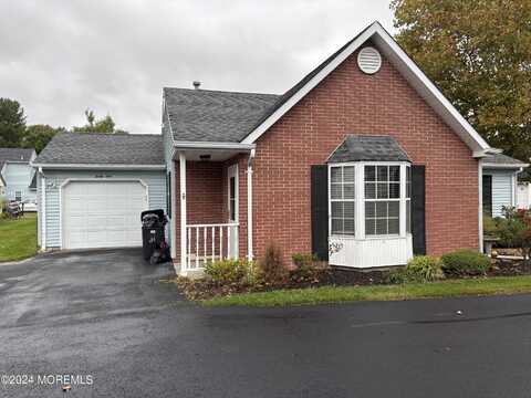 31 Farnworth Close, Freehold, NJ 07728