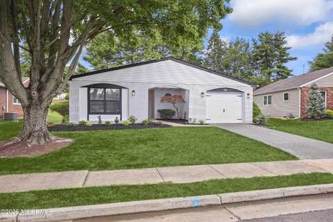 12 Weston Court, Marlboro, NJ 07746