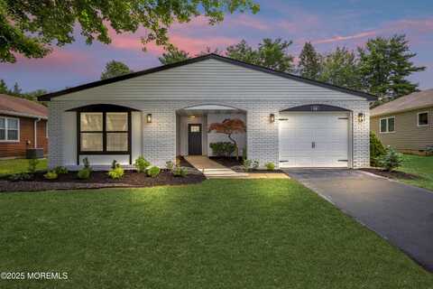 12 Weston Court, Marlboro, NJ 07746