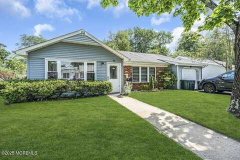 58 Hedge Drive, Lakewood, NJ 08701