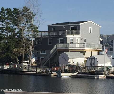 27 Robert Drive, Beach Haven West, NJ 08050