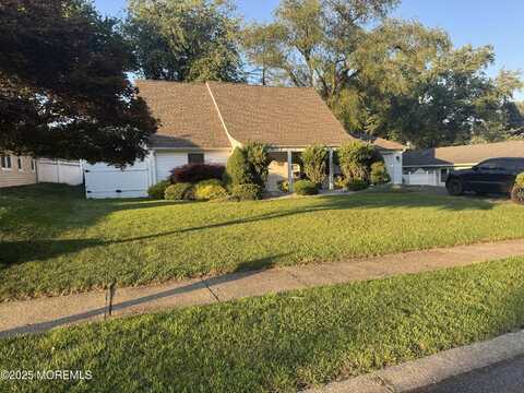 28 Irongate Lane, Aberdeen, NJ 07747