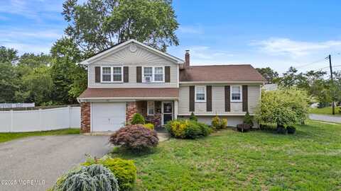 31 Brunswick Drive, Howell, NJ 07731